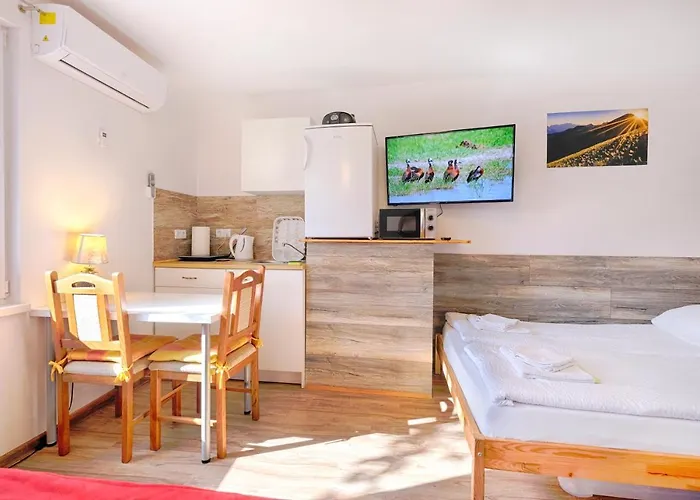 New Studio With Aircon & Free Parking